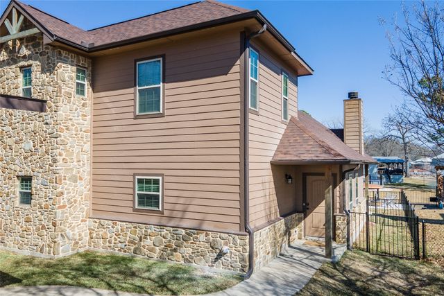 156 Palisade Drive, Gun Barrel City, TX 75156