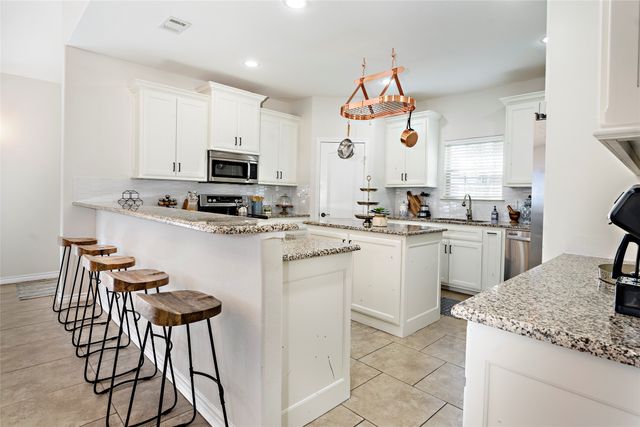 156 Palisade Drive, Gun Barrel City, TX 75156
