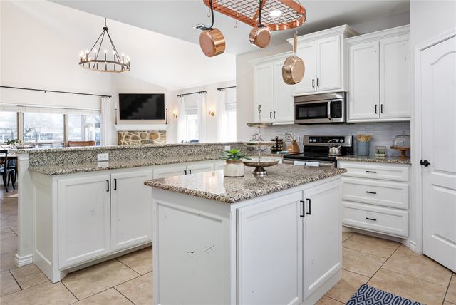156 Palisade Drive, Gun Barrel City, TX 75156