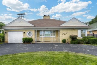 1116 S Cumberland Avenue, Park Ridge, IL 60068