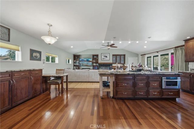 1050 Oak Park, Lakeport, CA 95453