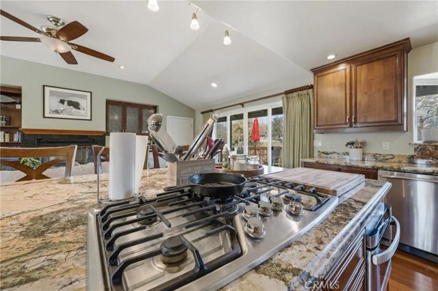 1050 Oak Park, Lakeport, CA 95453