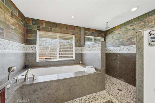 1050 Oak Park, Lakeport, CA 95453