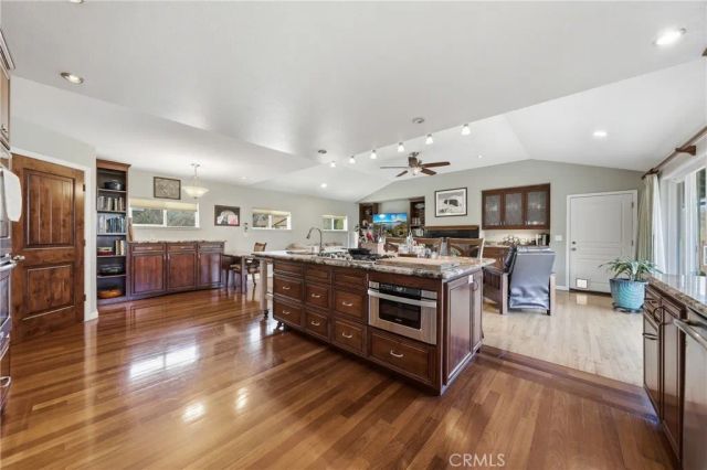 1050 Oak Park, Lakeport, CA 95453