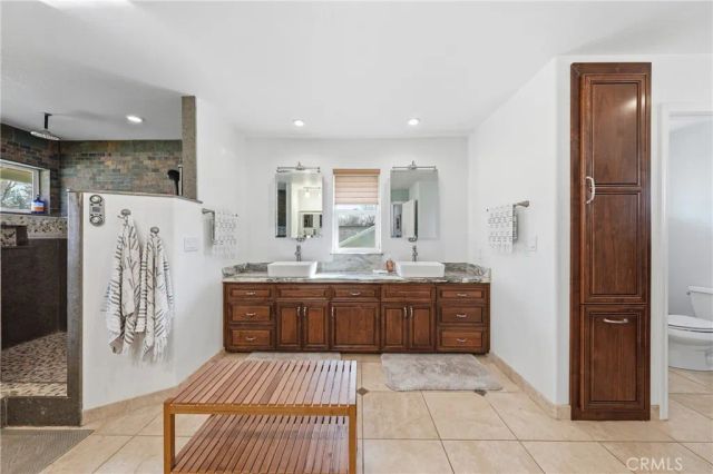 1050 Oak Park, Lakeport, CA 95453