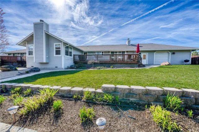 1050 Oak Park, Lakeport, CA 95453