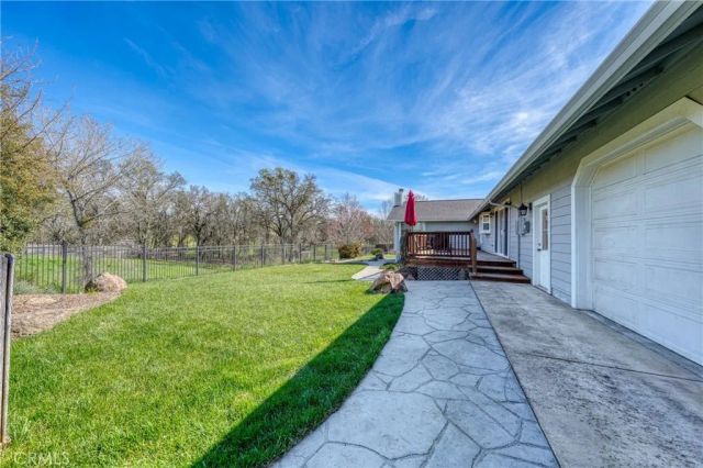 1050 Oak Park, Lakeport, CA 95453