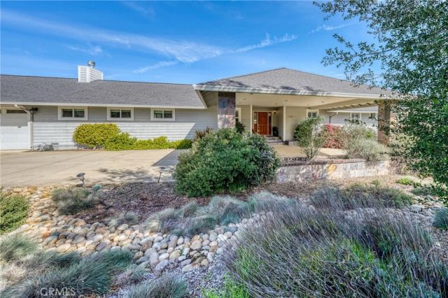 1050 Oak Park, Lakeport, CA 95453