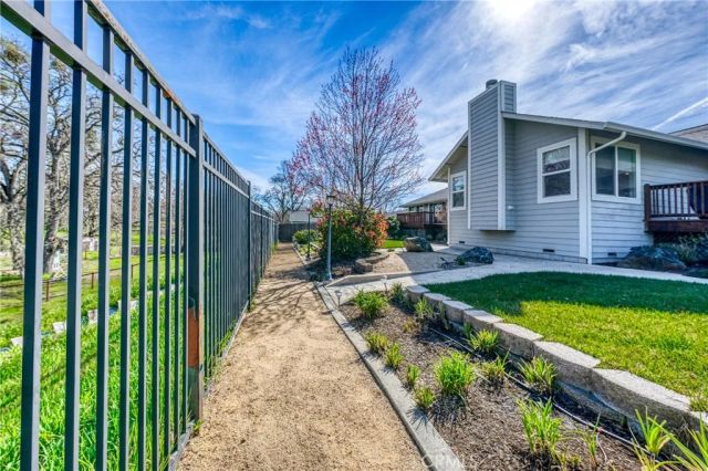 1050 Oak Park, Lakeport, CA 95453