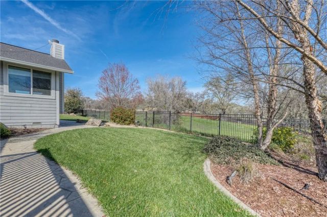 1050 Oak Park, Lakeport, CA 95453