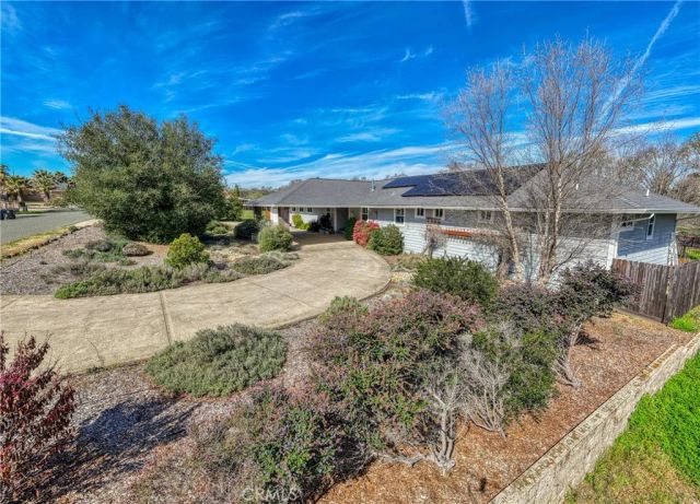 1050 Oak Park, Lakeport, CA 95453