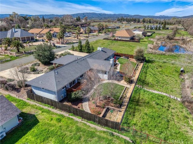 1050 Oak Park, Lakeport, CA 95453