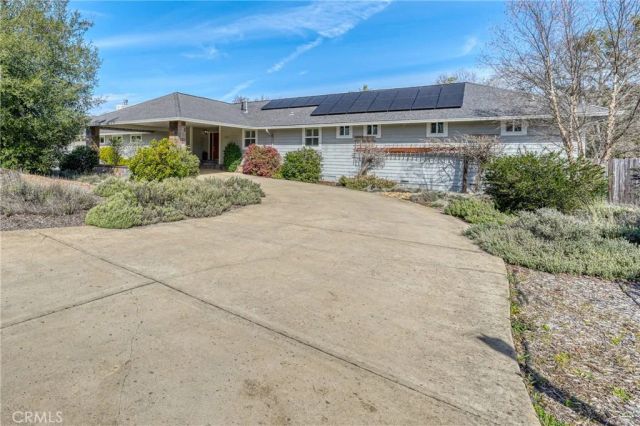 1050 Oak Park, Lakeport, CA 95453