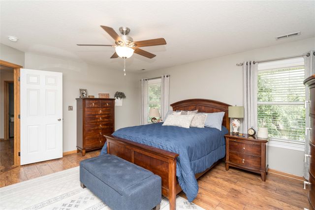 2117 NW Parkridge Drive, Ankeny, IA 50023