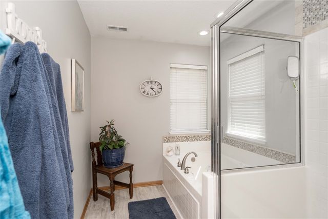 2117 NW Parkridge Drive, Ankeny, IA 50023