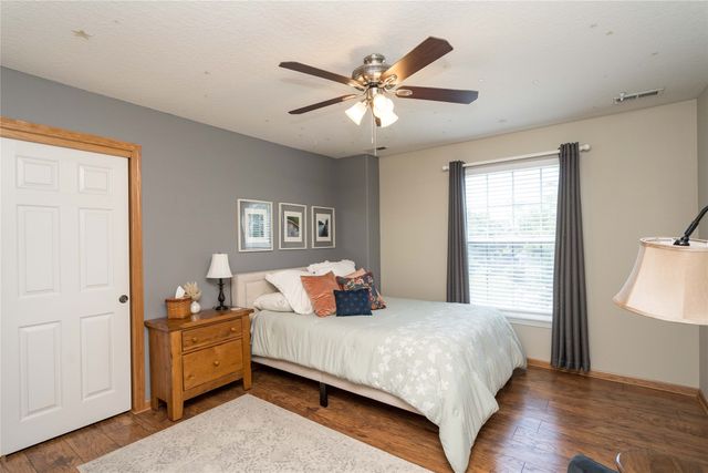 2117 NW Parkridge Drive, Ankeny, IA 50023