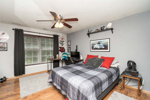 2117 NW Parkridge Drive, Ankeny, IA 50023
