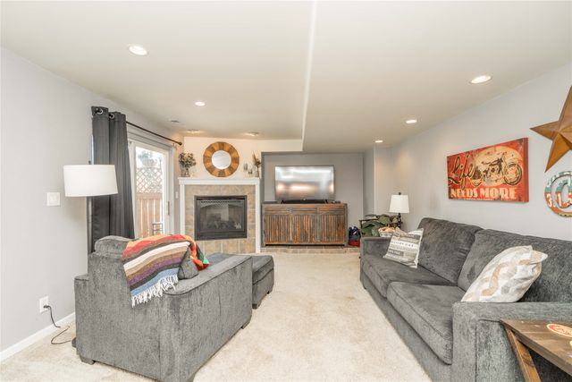 2117 NW Parkridge Drive, Ankeny, IA 50023