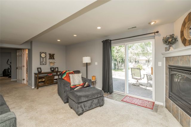 2117 NW Parkridge Drive, Ankeny, IA 50023