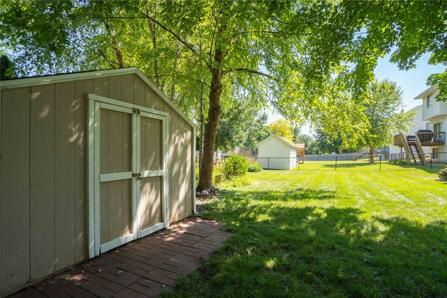 2117 NW Parkridge Drive, Ankeny, IA 50023