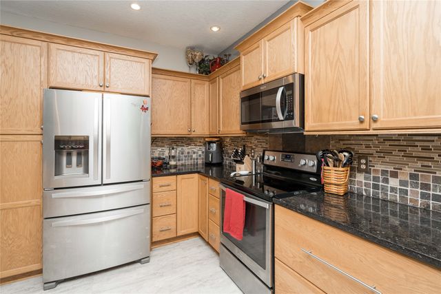 2117 NW Parkridge Drive, Ankeny, IA 50023