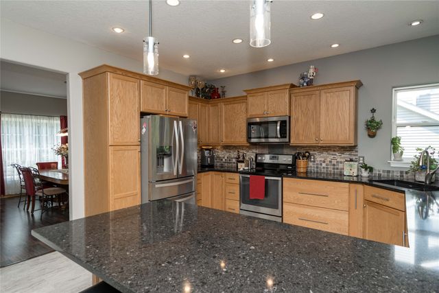 2117 NW Parkridge Drive, Ankeny, IA 50023