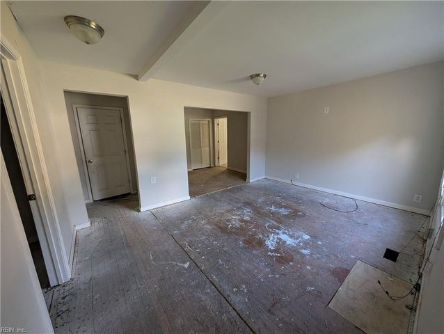 12050 Greenbrier LN, Smithfield, VA 23430