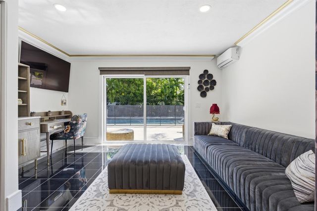 702 S Atlantic Drive, Lantana, FL 33462