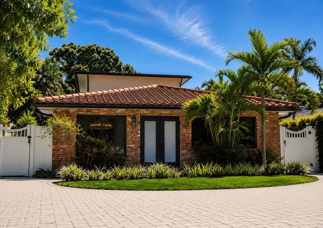 702 S Atlantic Drive, Lantana, FL 33462