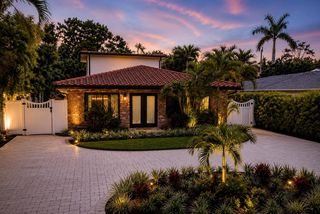 702 S Atlantic Drive, Lantana, FL 33462