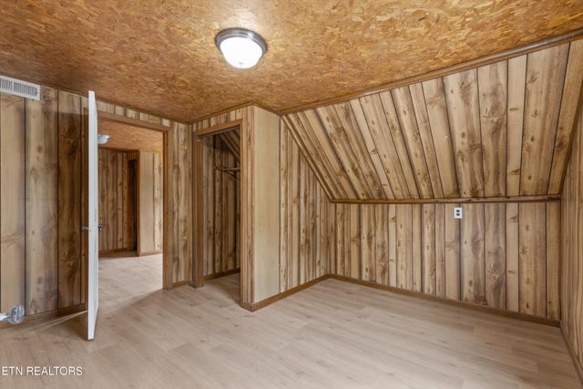 313 W Spring St, Oliver Springs, TN 37840