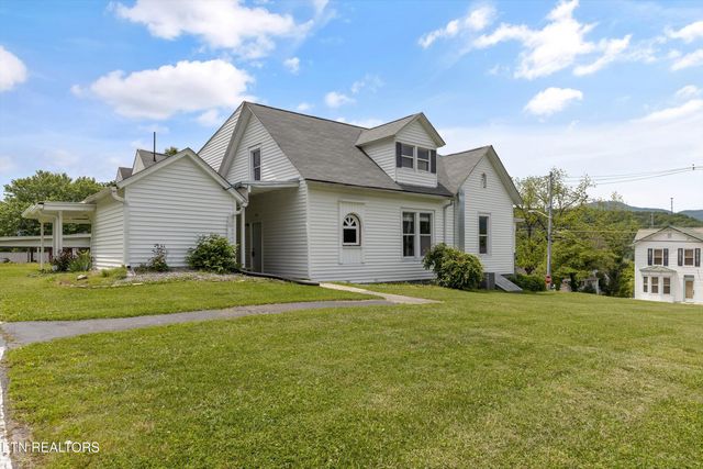 313 W Spring St, Oliver Springs, TN 37840