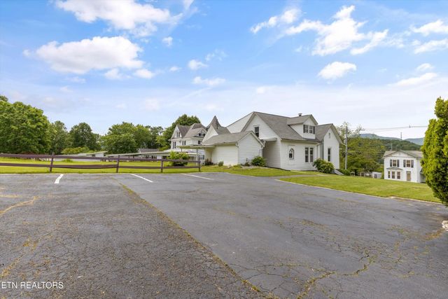 313 W Spring St, Oliver Springs, TN 37840