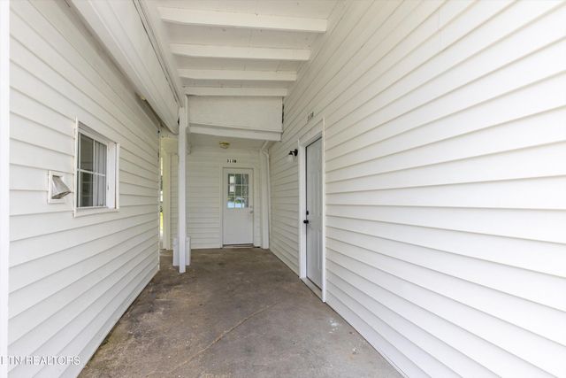 313 W Spring St, Oliver Springs, TN 37840