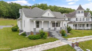 313 W Spring St, Oliver Springs, TN 37840