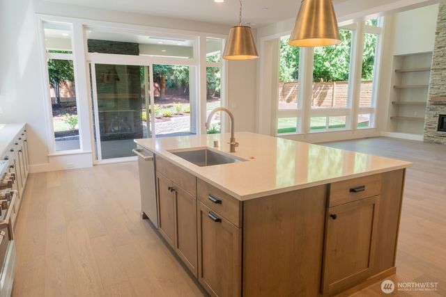 10420 NE 112th Street, Kirkland, WA 98033