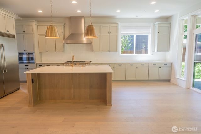 10420 NE 112th Street, Kirkland, WA 98033