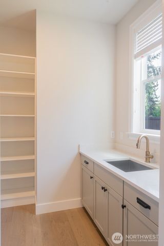 10420 NE 112th Street, Kirkland, WA 98033