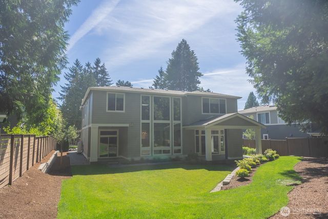 10420 NE 112th Street, Kirkland, WA 98033