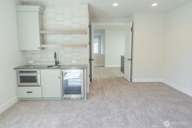 10420 NE 112th Street, Kirkland, WA 98033