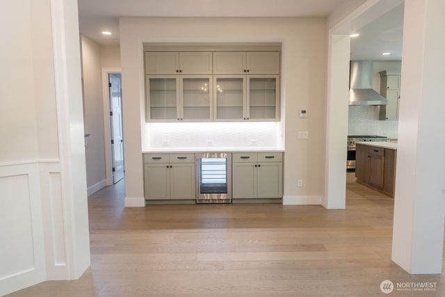 10420 NE 112th Street, Kirkland, WA 98033