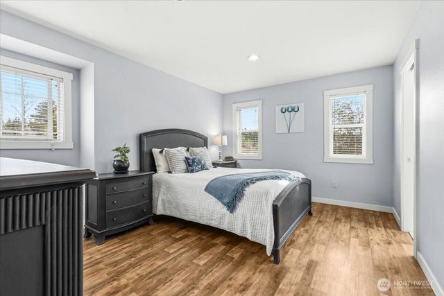 13721 SE 255th Place, Kent, WA 98042