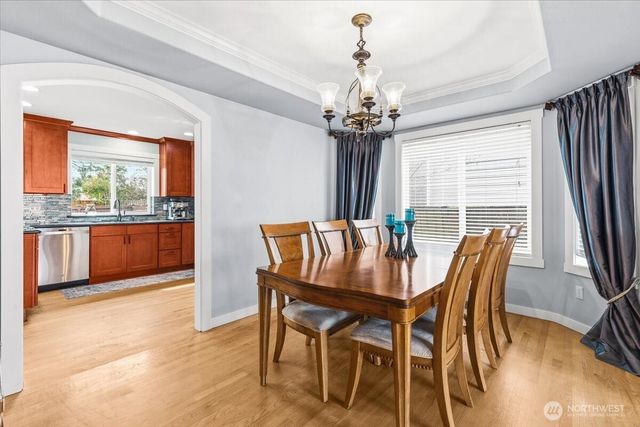 13721 SE 255th Place, Kent, WA 98042