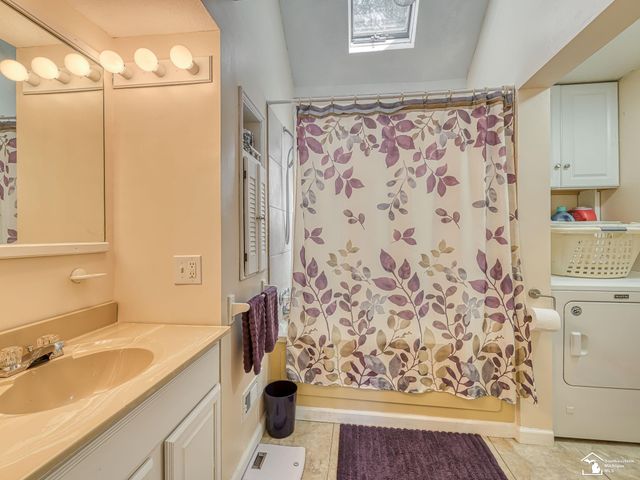 6975 Sarah Street, Temperance, MI 48182