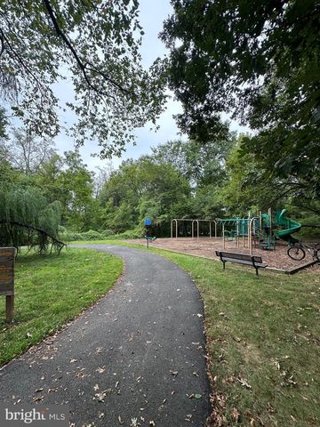 7971 YANCEY DR, Falls Church, VA 22042