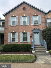 7971 YANCEY DR, Falls Church, VA 22042