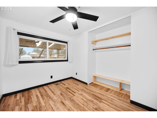 2227 Se 141ST Ave, Portland, OR 97233