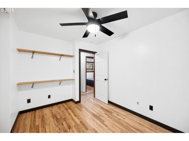 2227 Se 141ST Ave, Portland, OR 97233