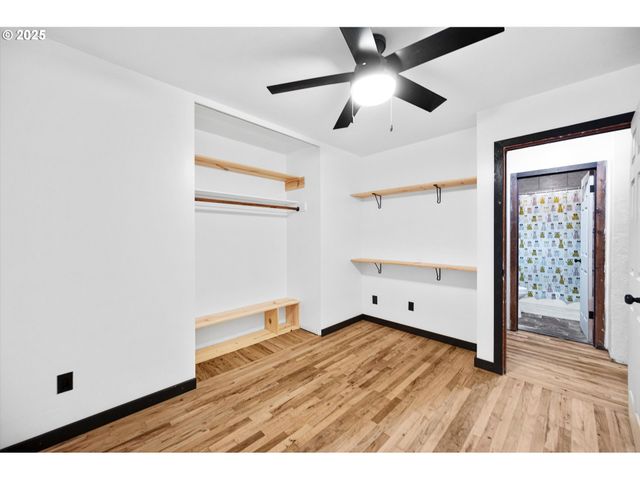 2227 Se 141ST Ave, Portland, OR 97233