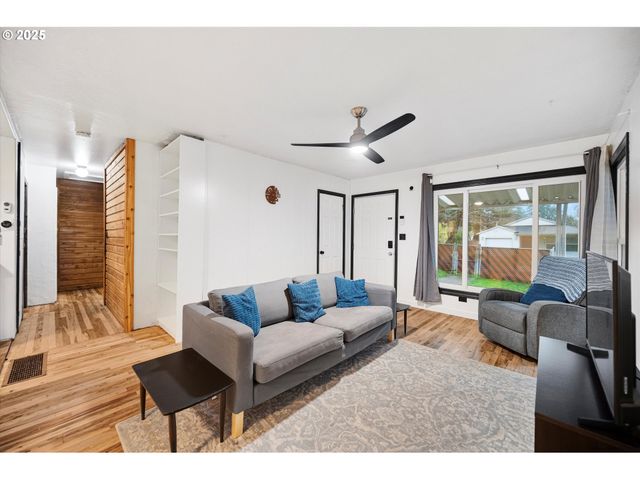 2227 Se 141ST Ave, Portland, OR 97233